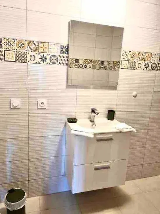 Le St Apollinaire N°2-Ma Cabotte Apartment Meximieux